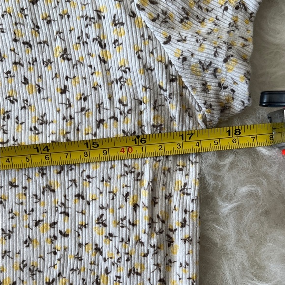 Yellow Floral Women's Short Sleeve Crop Top - Picture 3 of 4